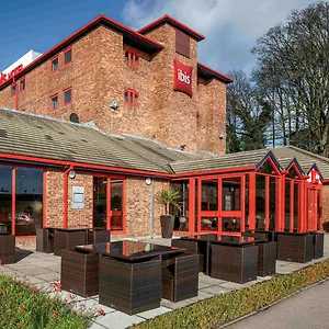 Ibis London Luton Airport 3* לוטון