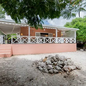 https://piscadera-bay-resort-willemstad.comcaribbean.com